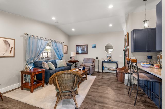 1935 Walnut Grove Lane, Central Point, OR 97502