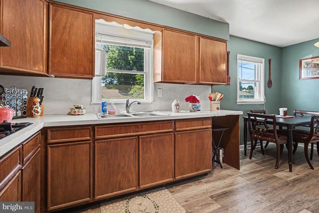 1605 CHURCH RD, York, PA 17408