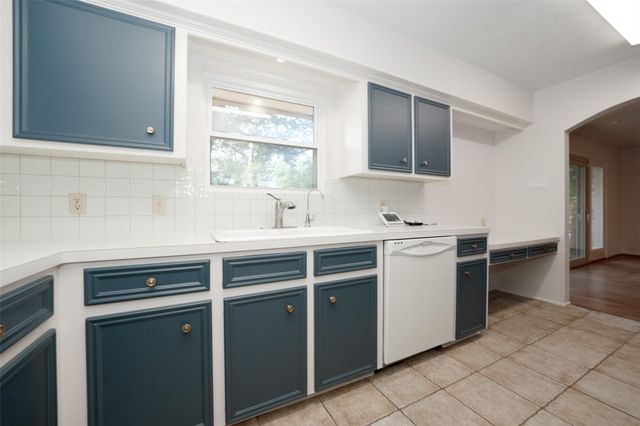 9622 Highmeadow Drive, Houston, TX 77063