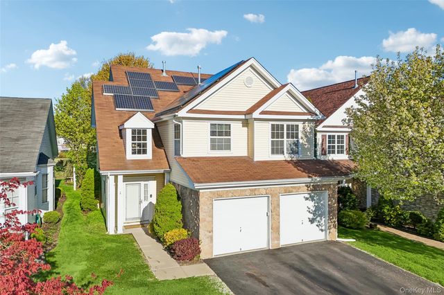 14 Julia Circle 14, Middle Island, NY 11953
