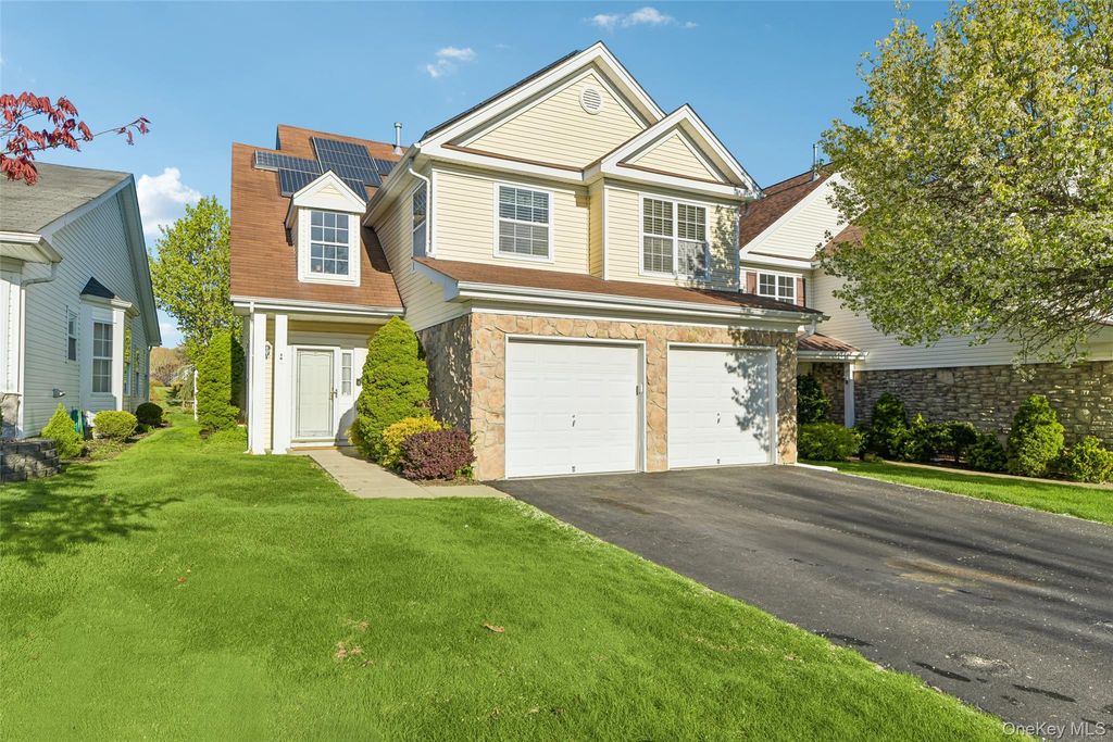 14 Julia Circle 14, Middle Island, NY 11953