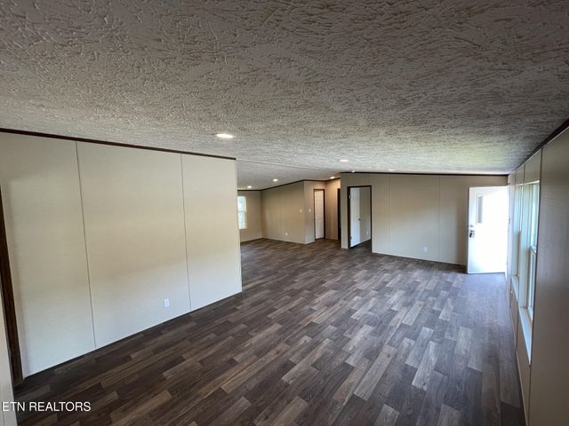 1517 Sweetwater Vonore Rd, Sweetwater, TN 37874