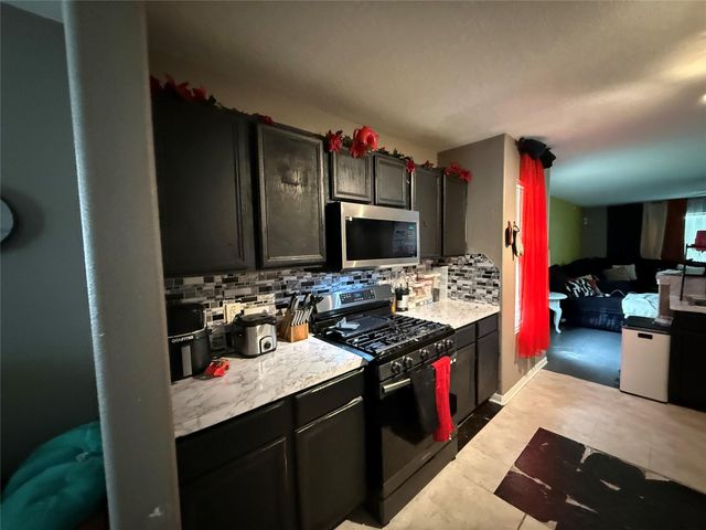 2823 Oakland Brook Street, Houston, TX 77038