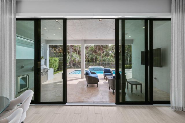 13602 Artisan Circle, Palm Beach Gardens, FL 33418