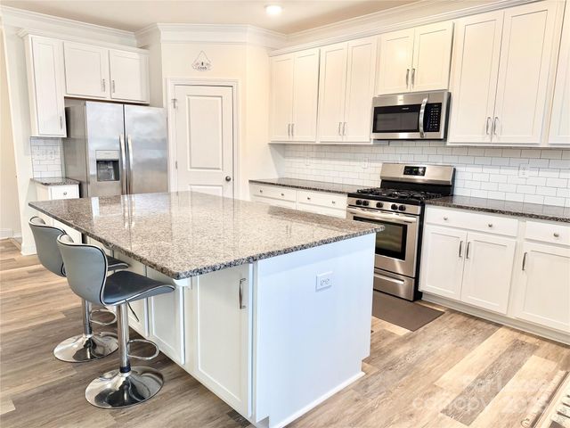 10211 Glenmere Creek Circle, Charlotte, NC 28262