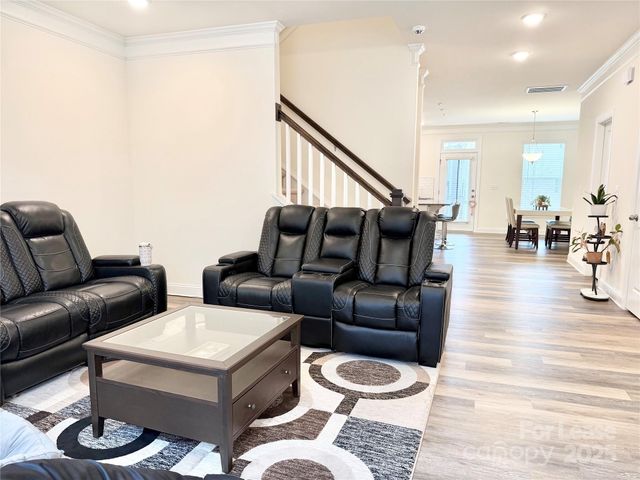 10211 Glenmere Creek Circle, Charlotte, NC 28262