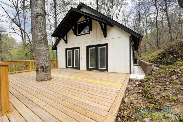 2873 Kanawha State Forest Drive, Charleston, WV 25314