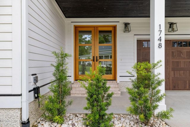 1748 Herons View Drive, Wilmington, NC 28401