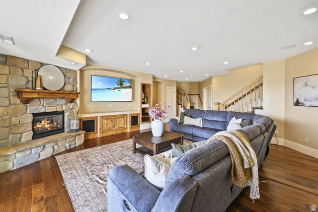 943 N TERRACE DR, Provo, UT 84604