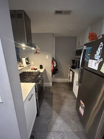 377 West Broadway 2, Boston, MA 02127