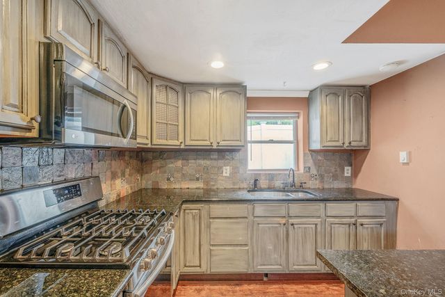 93 Maple Road, Kings Park, NY 11754
