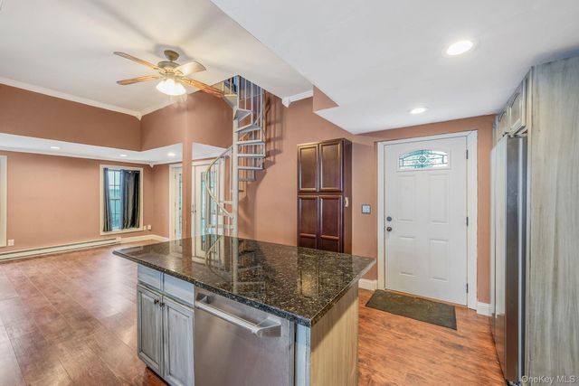 93 Maple Road, Kings Park, NY 11754