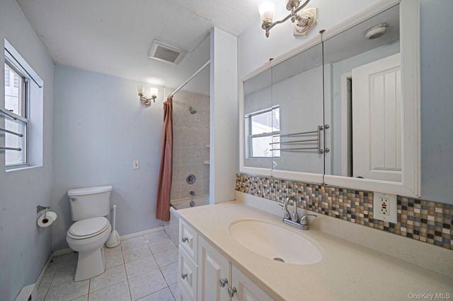 93 Maple Road, Kings Park, NY 11754