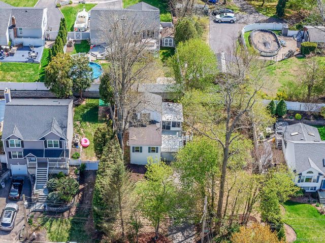 93 Maple Road, Kings Park, NY 11754