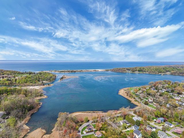 93 Maple Road, Kings Park, NY 11754