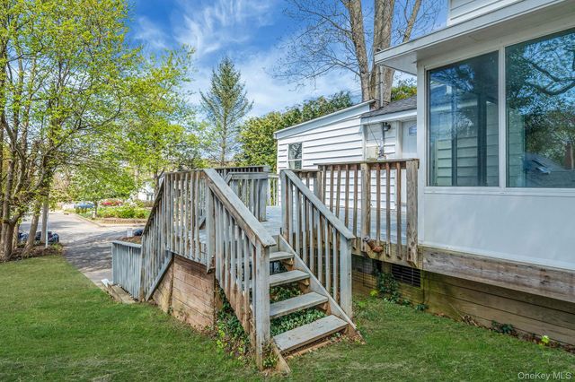 93 Maple Road, Kings Park, NY 11754