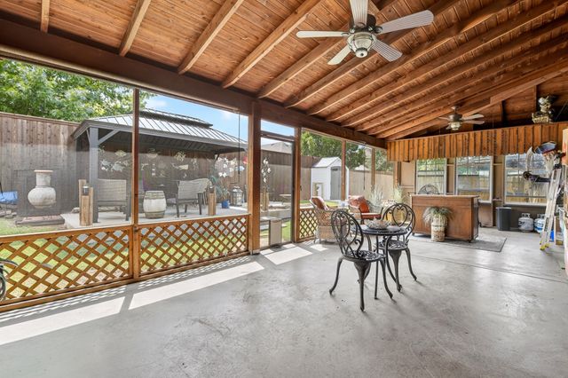 1120 Ponderosa Drive, Aubrey, TX 76227
