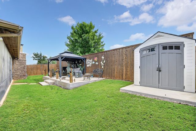 1120 Ponderosa Drive, Aubrey, TX 76227