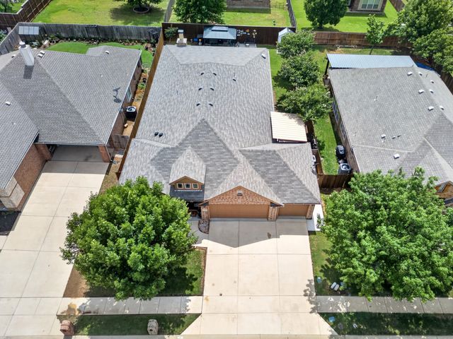 1120 Ponderosa Drive, Aubrey, TX 76227