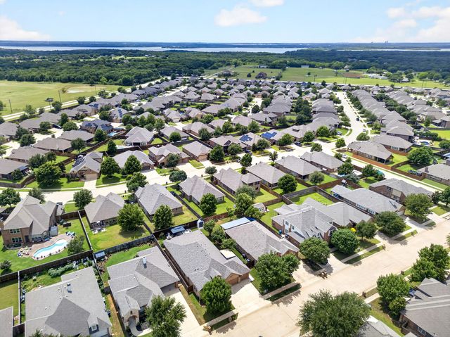 1120 Ponderosa Drive, Aubrey, TX 76227
