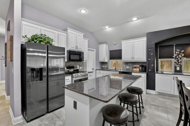 1120 Ponderosa Drive, Aubrey, TX 76227