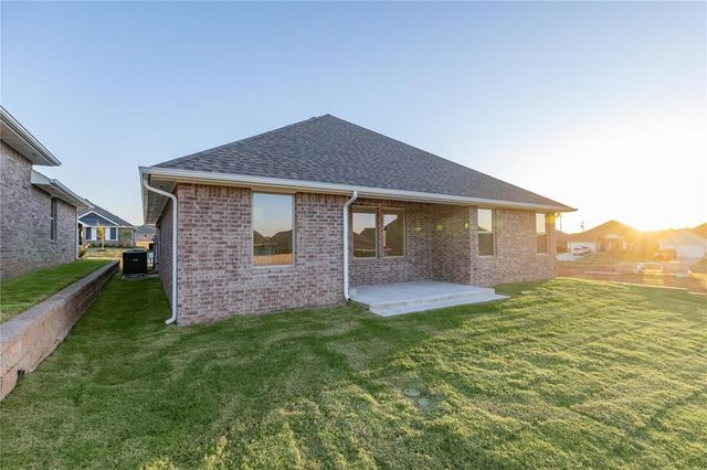 9309 NW 87th Street, Yukon, OK 73099