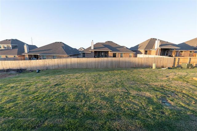 9309 NW 87th Street, Yukon, OK 73099