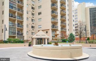 1211 S EADS ST #406, Arlington, VA 22202