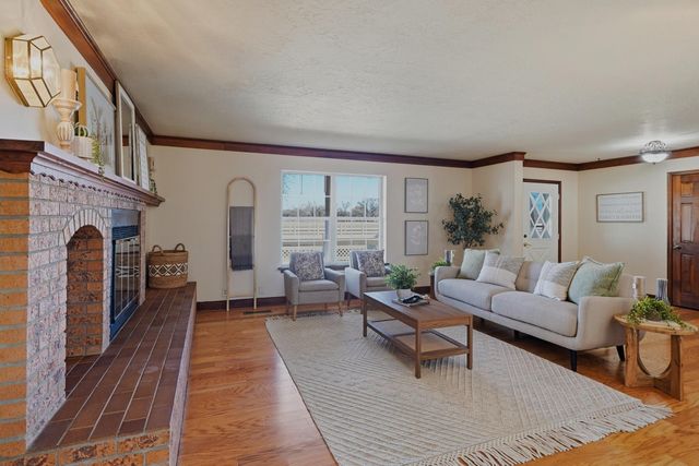 522 Clark Circle SW, Albuquerque, NM 87105