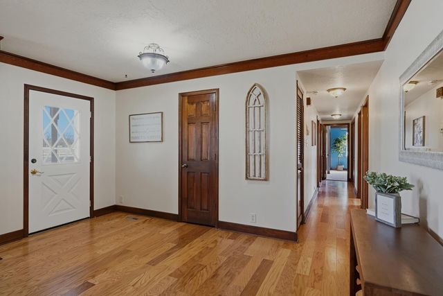 522 Clark Circle SW, Albuquerque, NM 87105