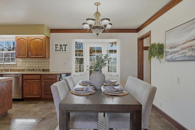 522 Clark Circle SW, Albuquerque, NM 87105