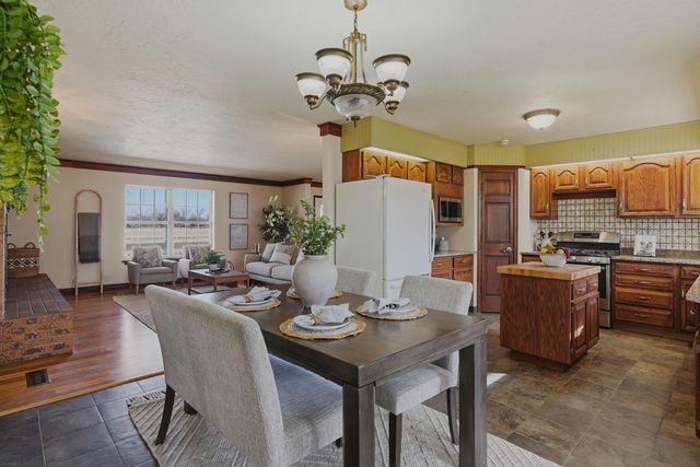 522 Clark Circle SW, Albuquerque, NM 87105