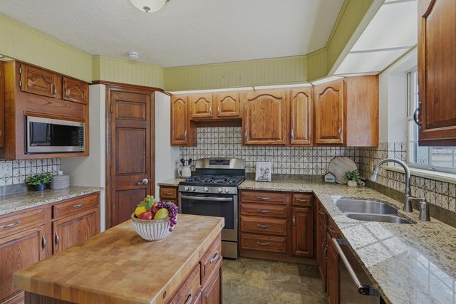 522 Clark Circle SW, Albuquerque, NM 87105