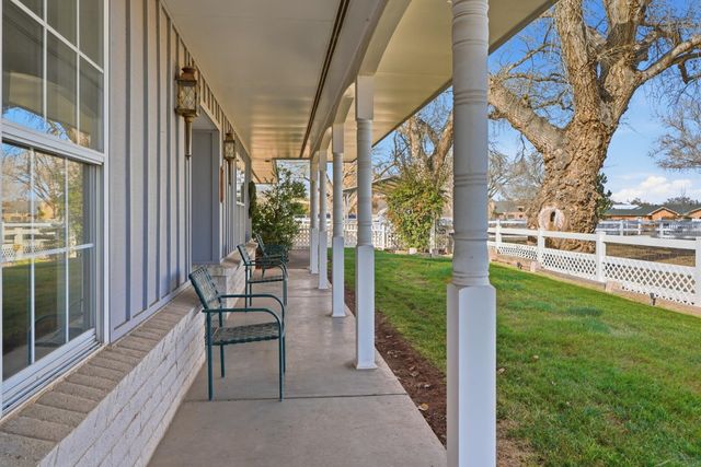 522 Clark Circle SW, Albuquerque, NM 87105