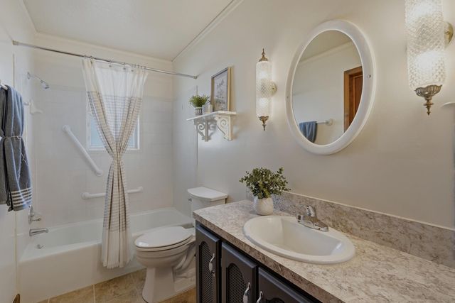 522 Clark Circle SW, Albuquerque, NM 87105