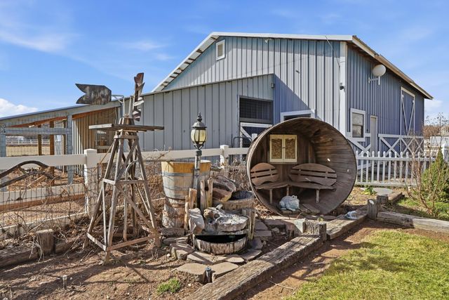 522 Clark Circle SW, Albuquerque, NM 87105