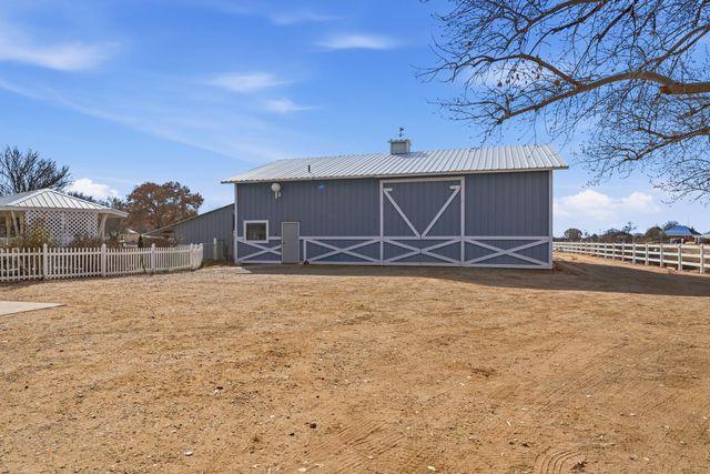 522 Clark Circle SW, Albuquerque, NM 87105