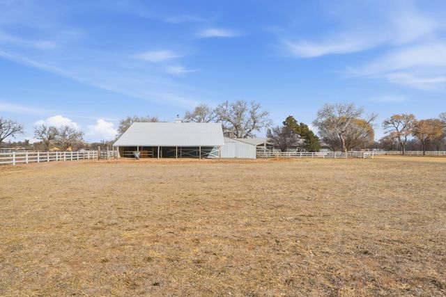 522 Clark Circle SW, Albuquerque, NM 87105