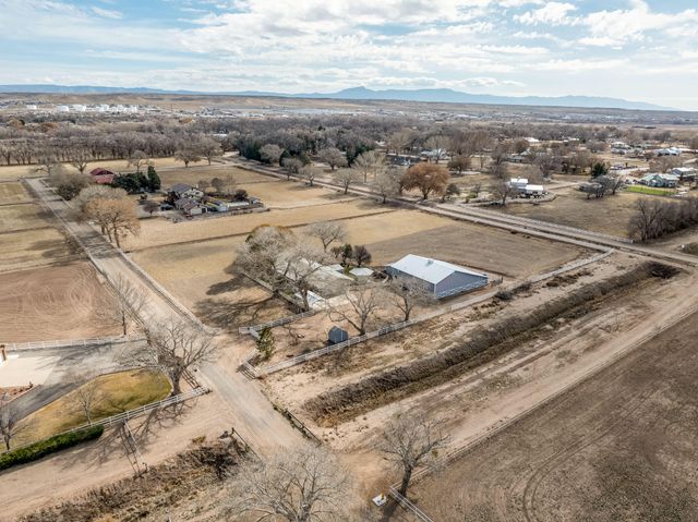 522 Clark Circle SW, Albuquerque, NM 87105