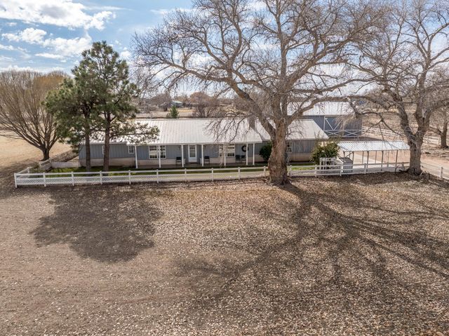 522 Clark Circle SW, Albuquerque, NM 87105