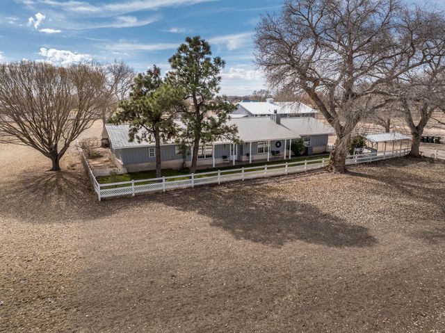 522 Clark Circle SW, Albuquerque, NM 87105