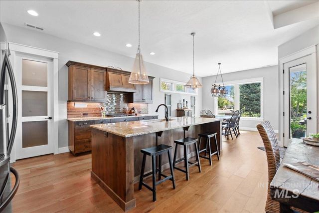 92 S Wildgrass Way, Star, ID 83669