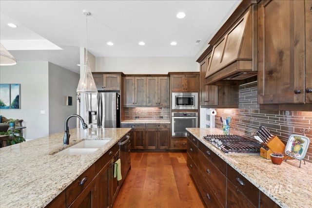 92 S Wildgrass Way, Star, ID 83669