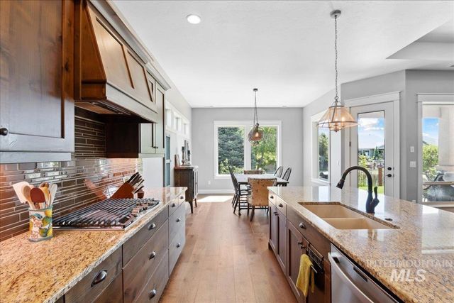 92 S Wildgrass Way, Star, ID 83669