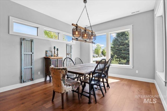 92 S Wildgrass Way, Star, ID 83669