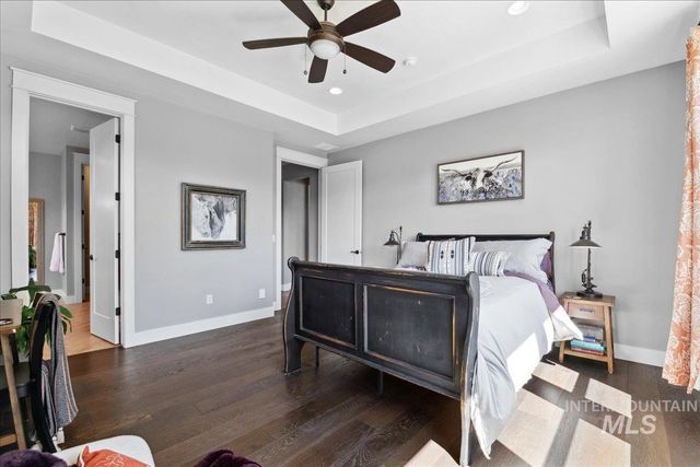 92 S Wildgrass Way, Star, ID 83669