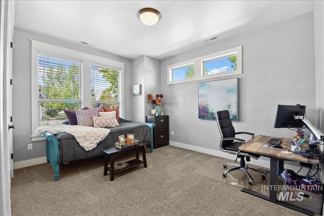 92 S Wildgrass Way, Star, ID 83669