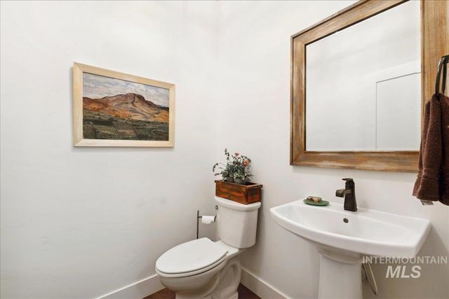 92 S Wildgrass Way, Star, ID 83669