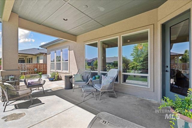 92 S Wildgrass Way, Star, ID 83669