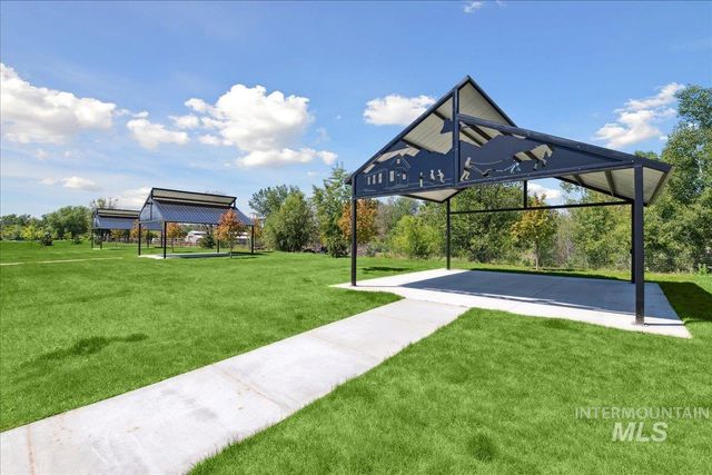 92 S Wildgrass Way, Star, ID 83669